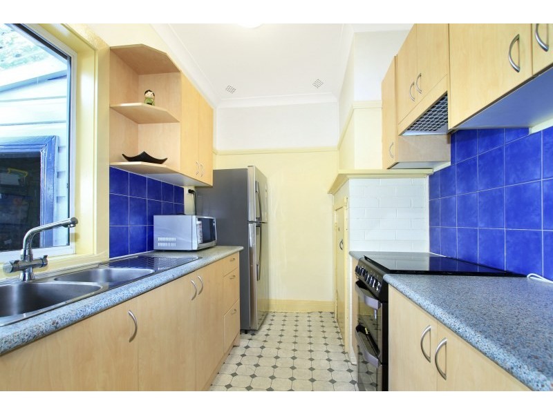 27 Porter Street, Wollongong North NSW 2500