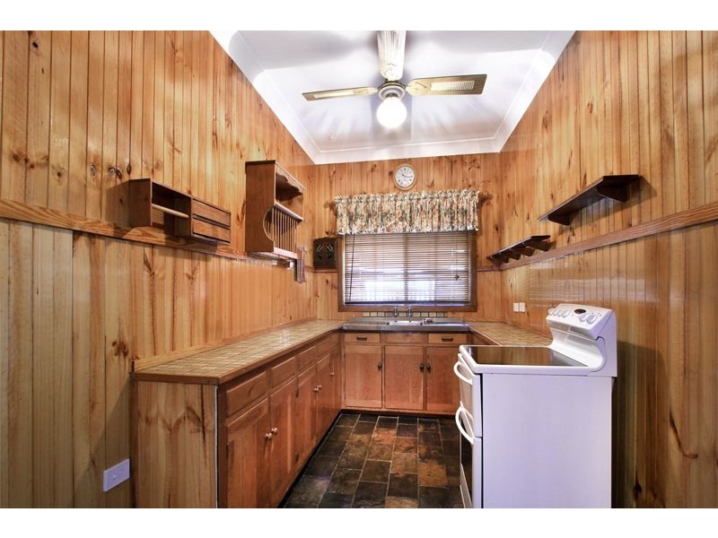 64 Dobbie Avenue, Corrimal East NSW 2518