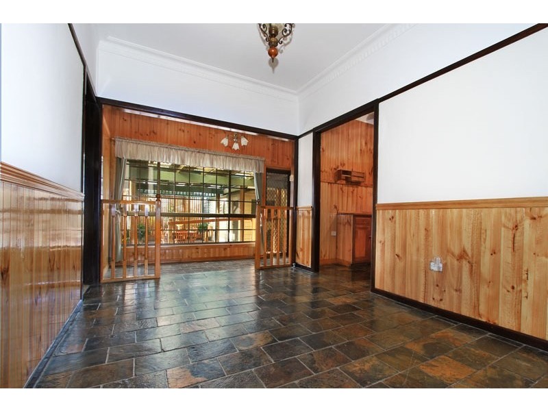 64 Dobbie Avenue, Corrimal East NSW 2518