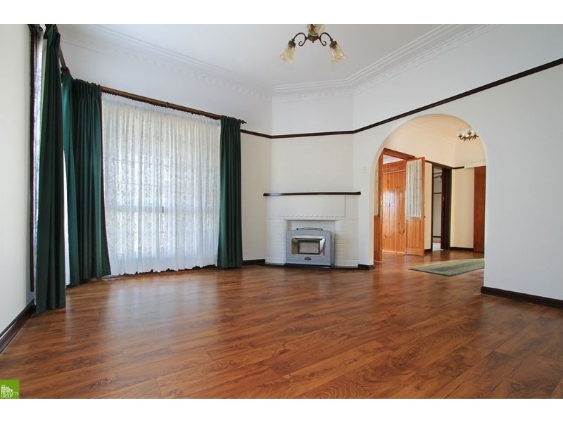 64 Dobbie Avenue, Corrimal East NSW 2518