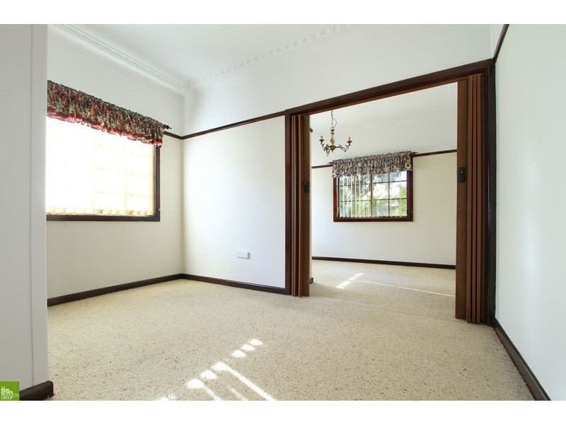 64 Dobbie Avenue, Corrimal East NSW 2518