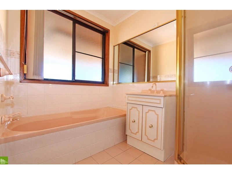 4 Hoad Place, Berkeley NSW 2506