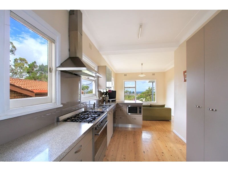 11 Balfour Road, Austinmer NSW 2515