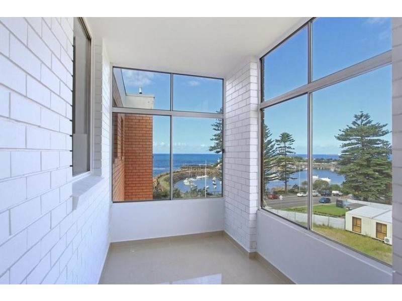 12/70 Cliff Road, Wollongong NSW 2500