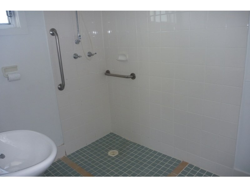 3 Blackman Parade, Unanderra NSW 2526