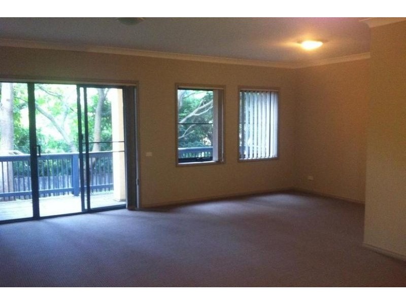 1/2 Foothills Road, Corrimal NSW 2518