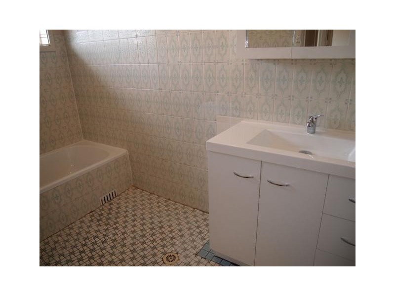 1/21 Burgess Avenue, Figtree NSW 2525