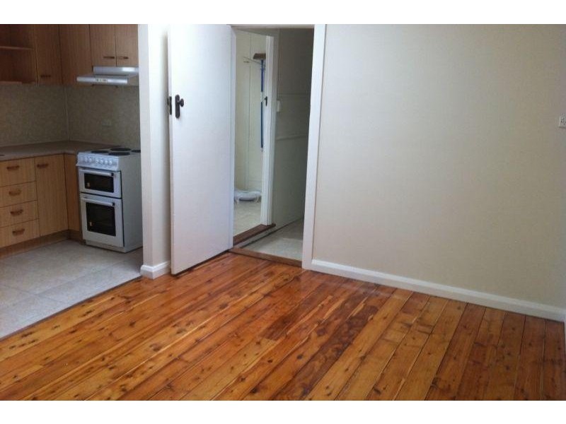 18 Graham Avenue, Gwynneville NSW 2500