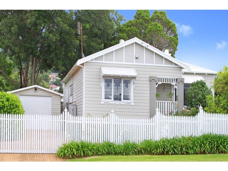 84 Gladstone Avenue, Wollongong NSW 2500