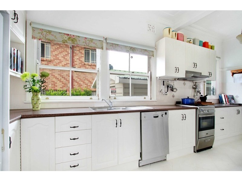 84 Gladstone Avenue, Wollongong NSW 2500