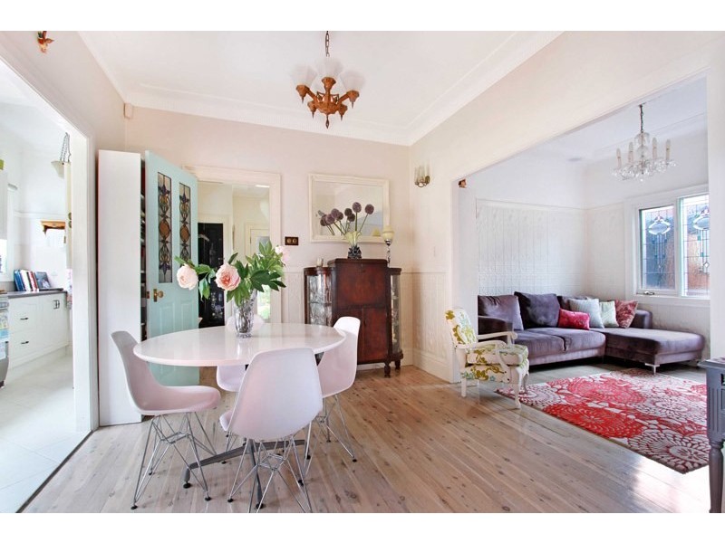 84 Gladstone Avenue, Wollongong NSW 2500