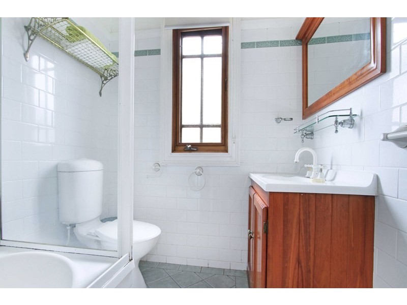 84 Gladstone Avenue, Wollongong NSW 2500