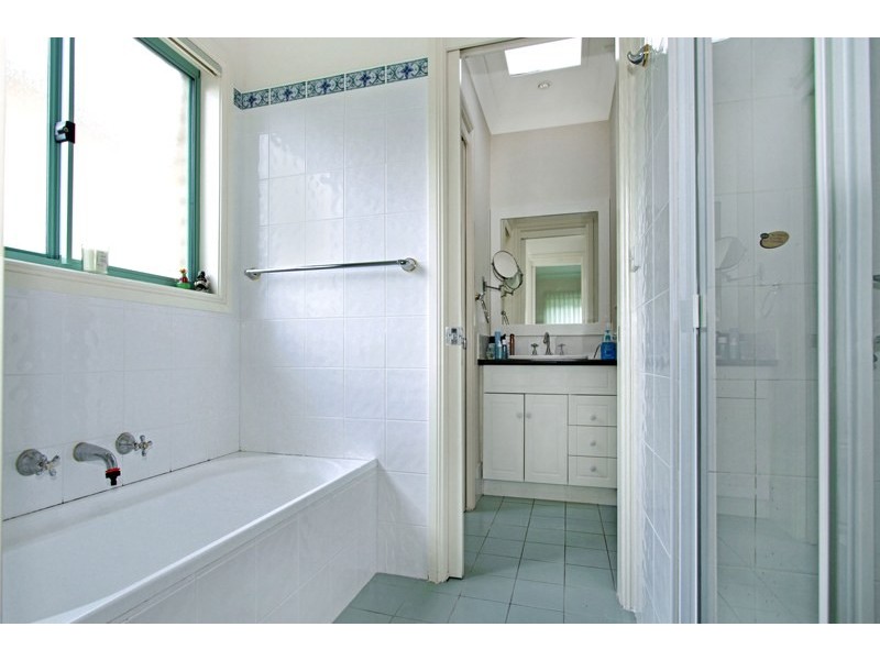 15 Darragh Drive, Figtree NSW 2525