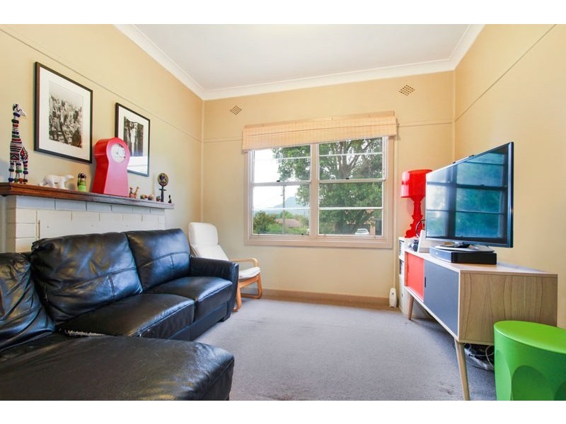 25 Mount Street, Mount Saint Thomas NSW 2500