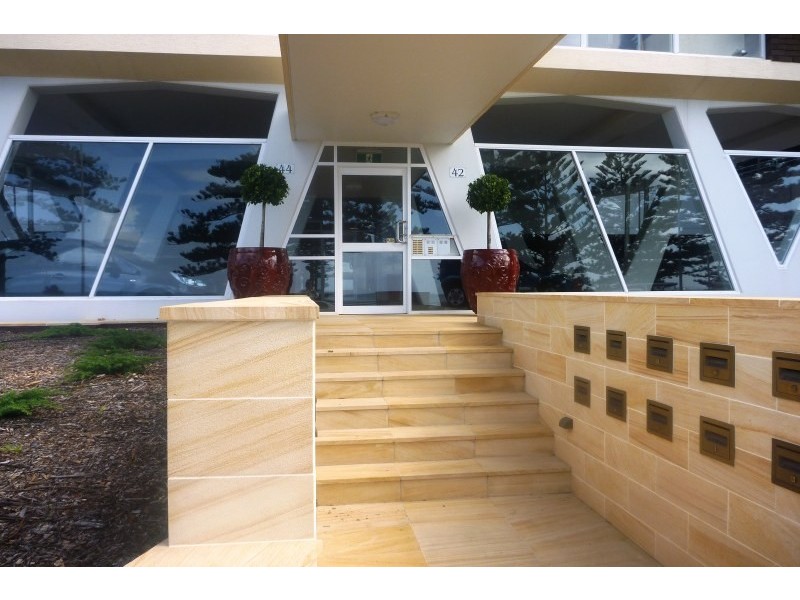 8/42-44 Cliff Road, Wollongong NSW 2500