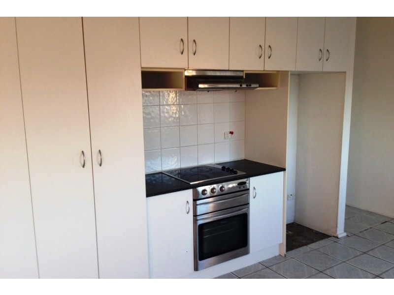 1/9 Mineral Road, Oak Flats NSW 2529