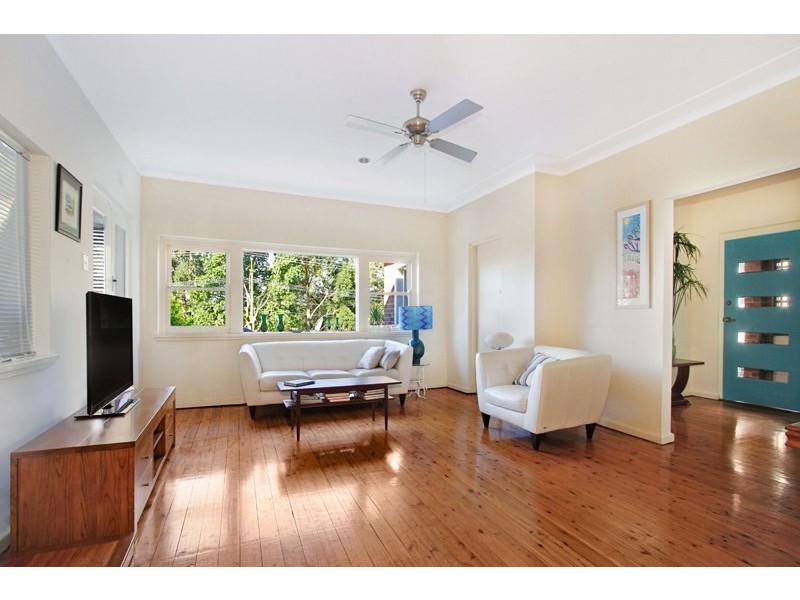 30 Woodlawn Avenue, Mangerton NSW 2500