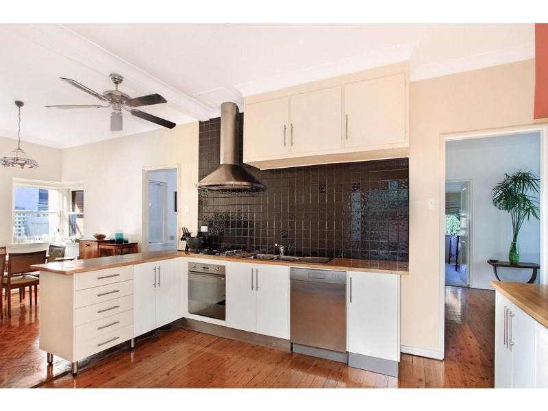 30 Woodlawn Avenue, Mangerton NSW 2500