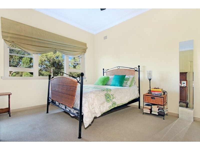 30 Woodlawn Avenue, Mangerton NSW 2500