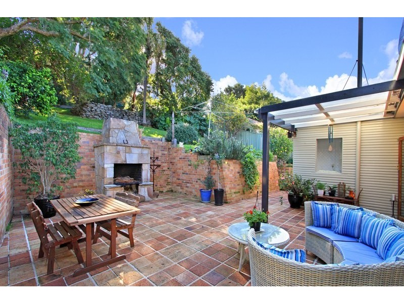 30 Woodlawn Avenue, Mangerton NSW 2500