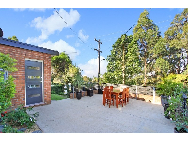 30 Woodlawn Avenue, Mangerton NSW 2500
