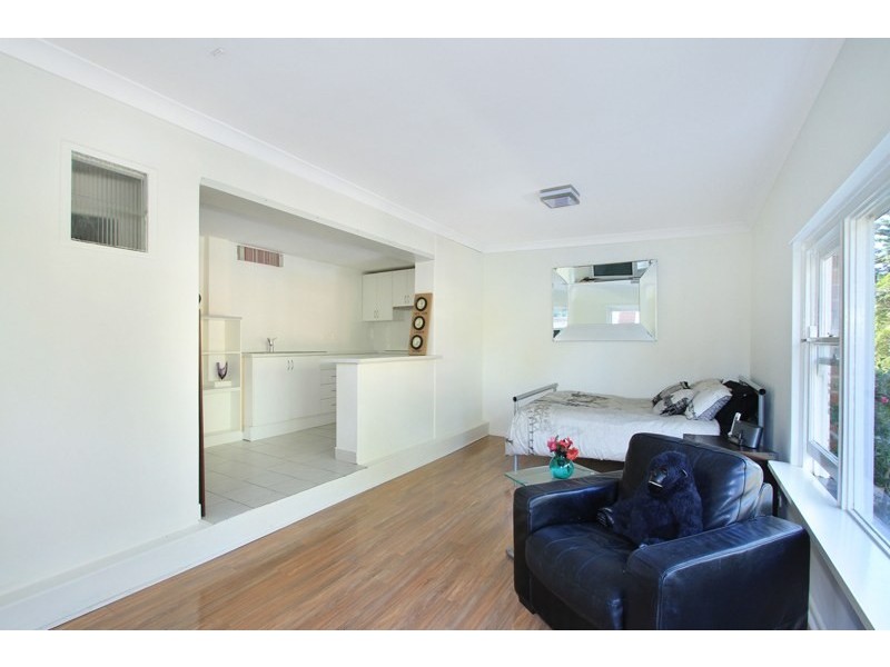 30 Woodlawn Avenue, Mangerton NSW 2500