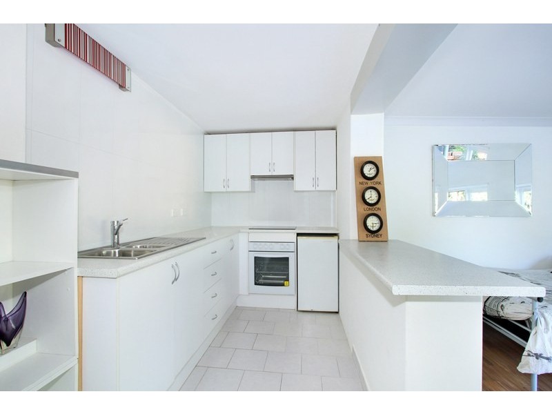 30 Woodlawn Avenue, Mangerton NSW 2500