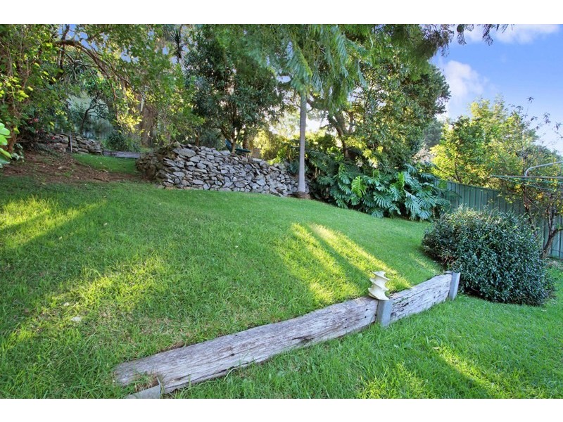 30 Woodlawn Avenue, Mangerton NSW 2500