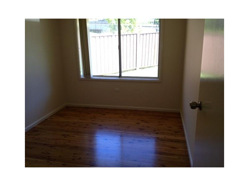 2/21 Burgess Avenue, Figtree NSW 2525