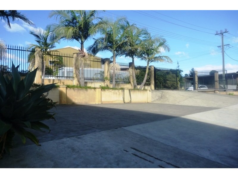 52 Doyle Avenue, Unanderra NSW 2526
