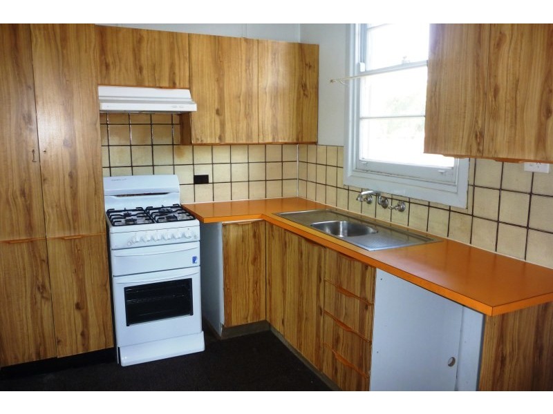3 Blackman Parade, Unanderra NSW 2526