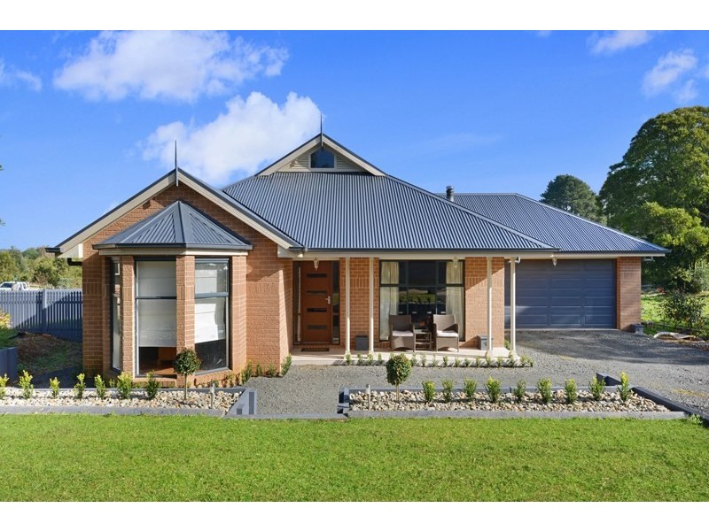 77 High Street, Robertson NSW 2577