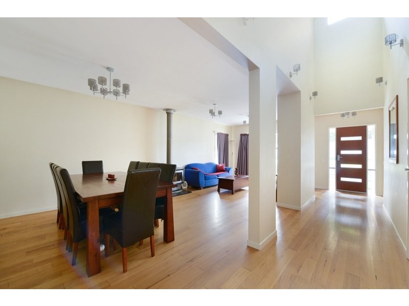 77 High Street, Robertson NSW 2577