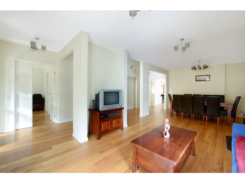 77 High Street, Robertson NSW 2577