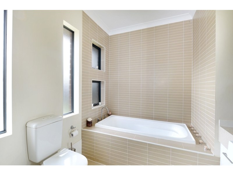 77 High Street, Robertson NSW 2577