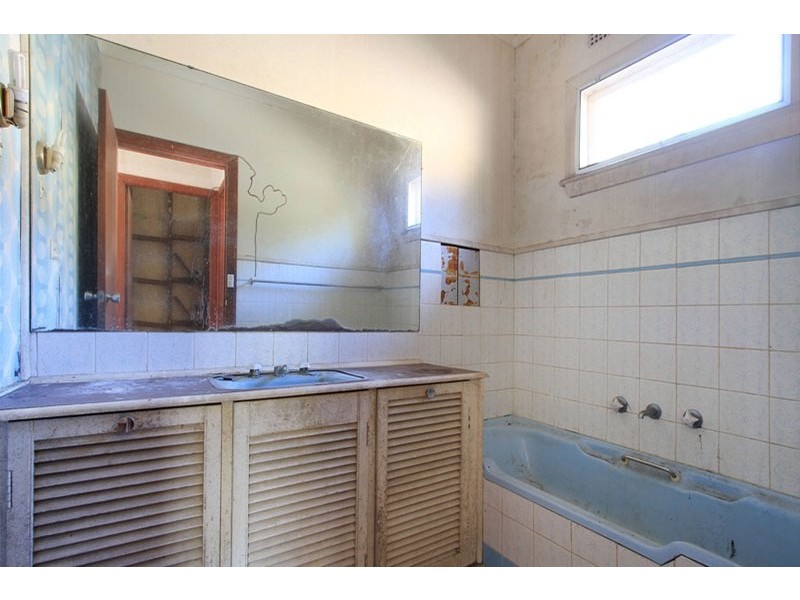 1 Paradise Avenue, Mount Pleasant NSW 2519