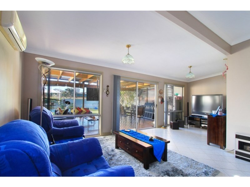 26 Hewitts Avenue, Thirroul NSW 2515