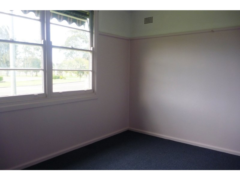 3 Blackman Parade, Unanderra NSW 2526
