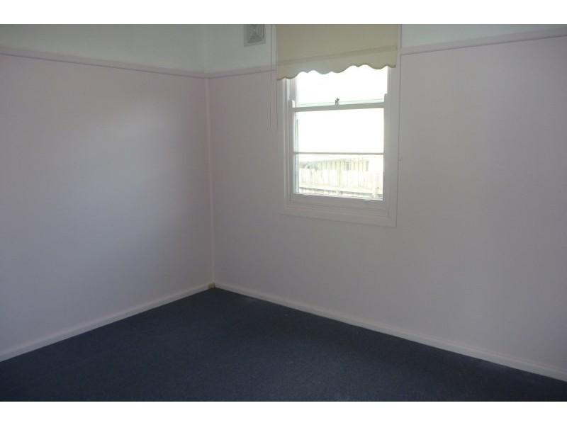 3 Blackman Parade, Unanderra NSW 2526