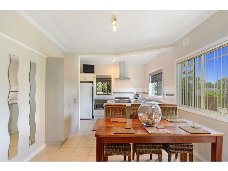 93 Bridge Street, Oak Flats NSW 2529