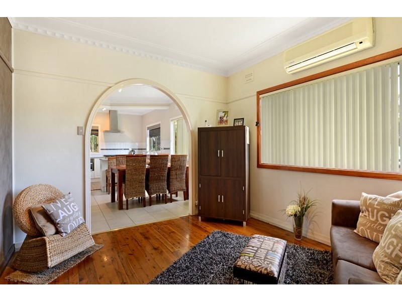 93 Bridge Street, Oak Flats NSW 2529