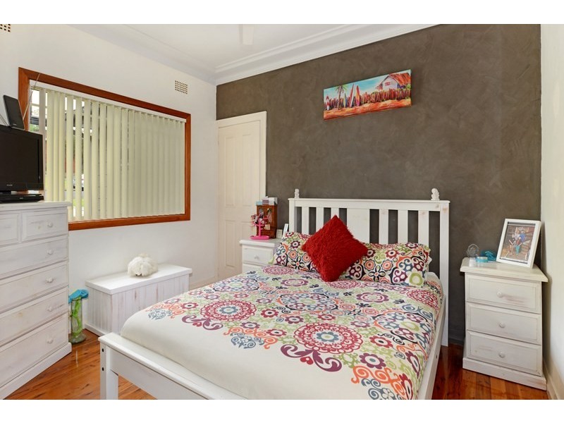 93 Bridge Street, Oak Flats NSW 2529