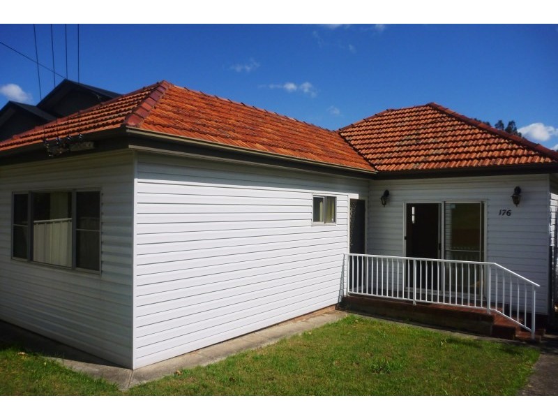 176 Lakeview Parade, Primbee NSW 2502