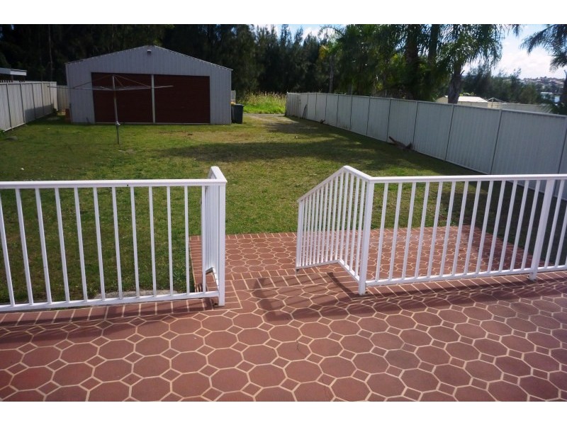 176 Lakeview Parade, Primbee NSW 2502