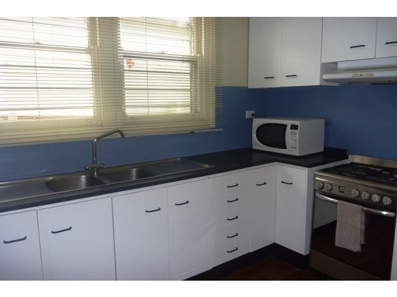 240 Gladstone Avenue, Mount Saint Thomas NSW 2500