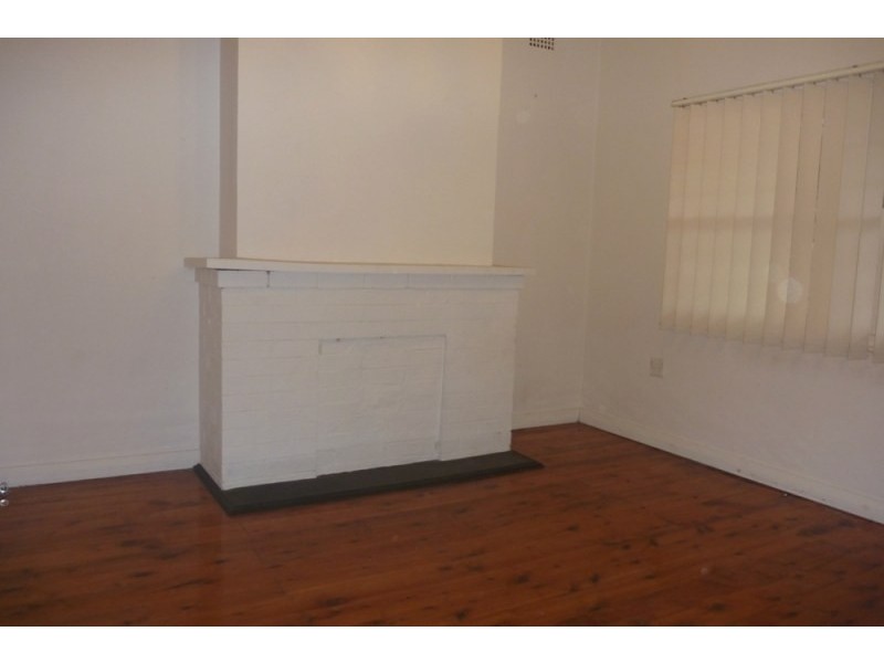 240 Gladstone Avenue, Mount Saint Thomas NSW 2500