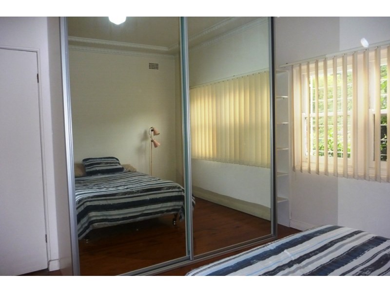 240 Gladstone Avenue, Mount Saint Thomas NSW 2500