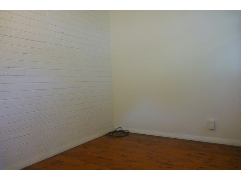 240 Gladstone Avenue, Mount Saint Thomas NSW 2500