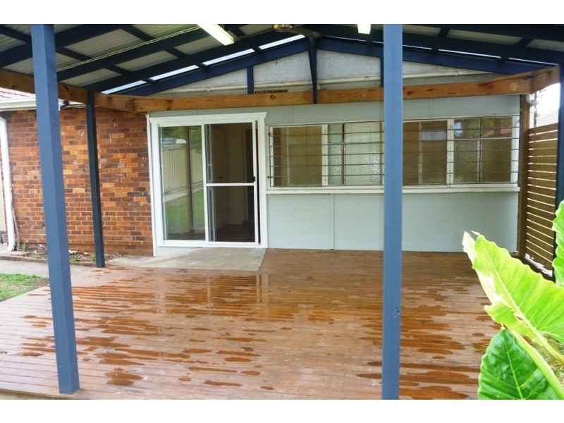 240 Gladstone Avenue, Mount Saint Thomas NSW 2500