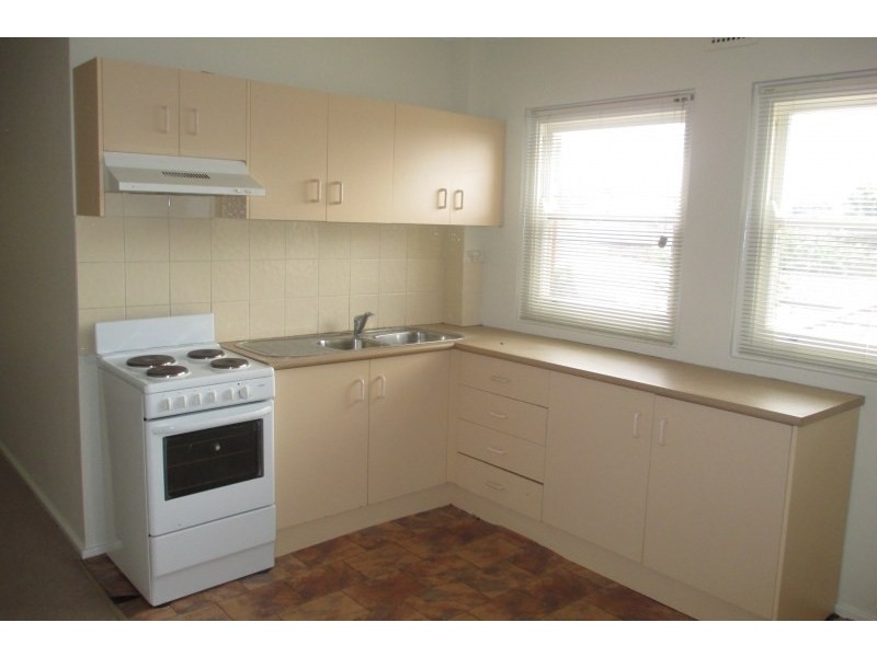 1/126 Gladstone Avenue, Coniston NSW 2500